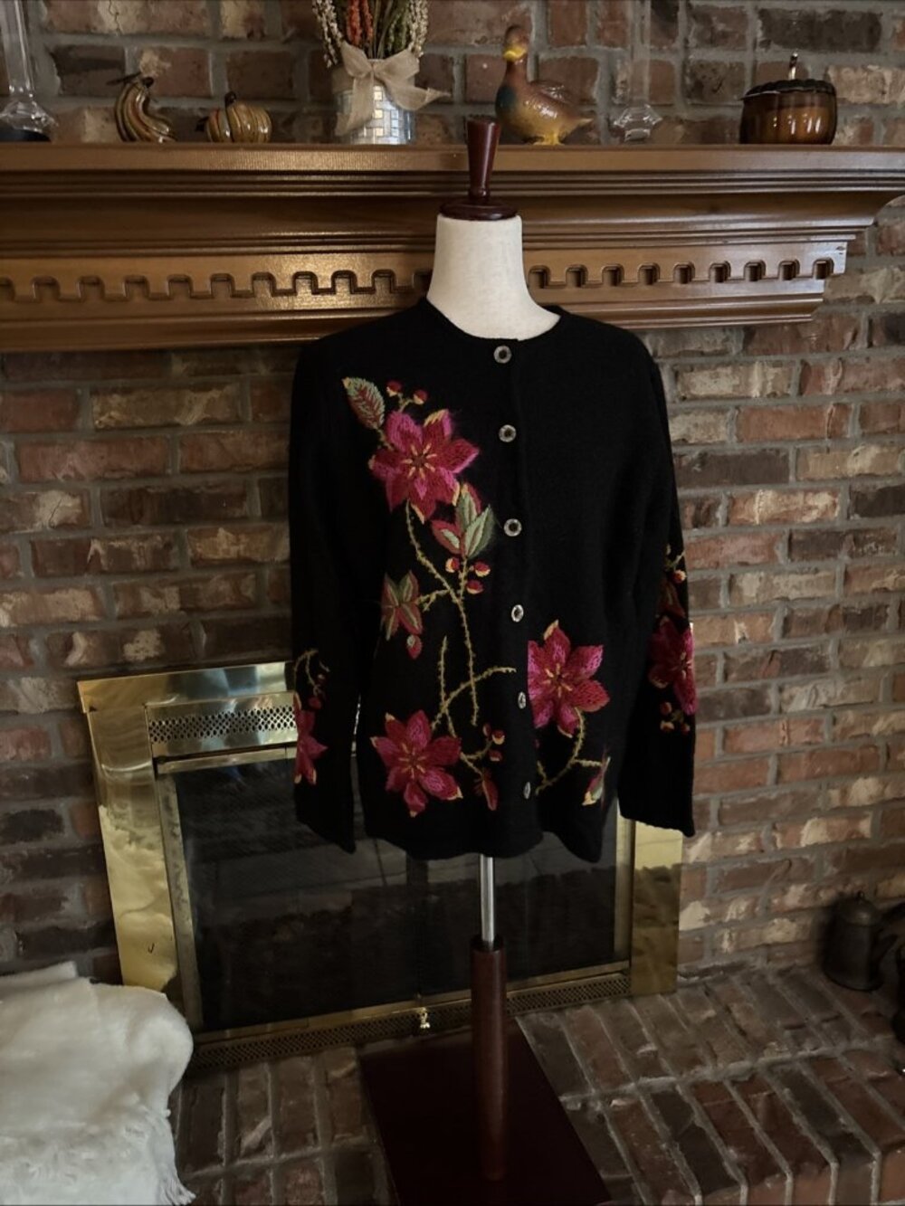 susan bristol cardigan Black Floral 100% Wool Size Large